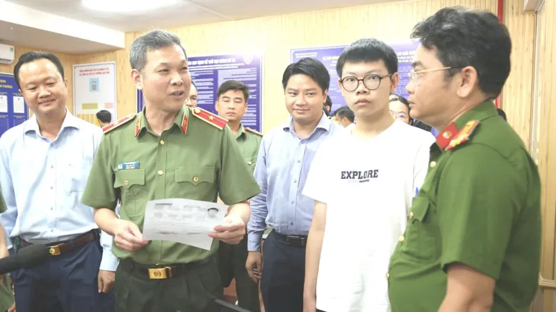 TPHCM: Ra mắt bộ phận tiếp nhận và trả kết quả công an cấp xã
