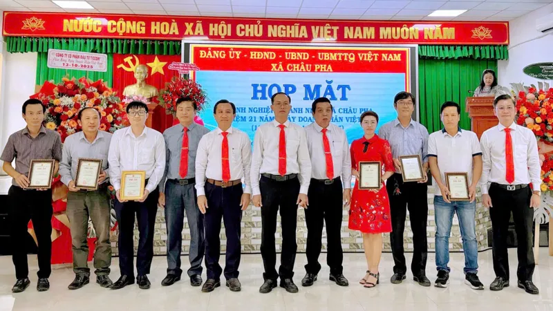 Xã Châu Pha gặp mặt doanh nghiệp nhân Ngày Doanh nhân Việt Nam