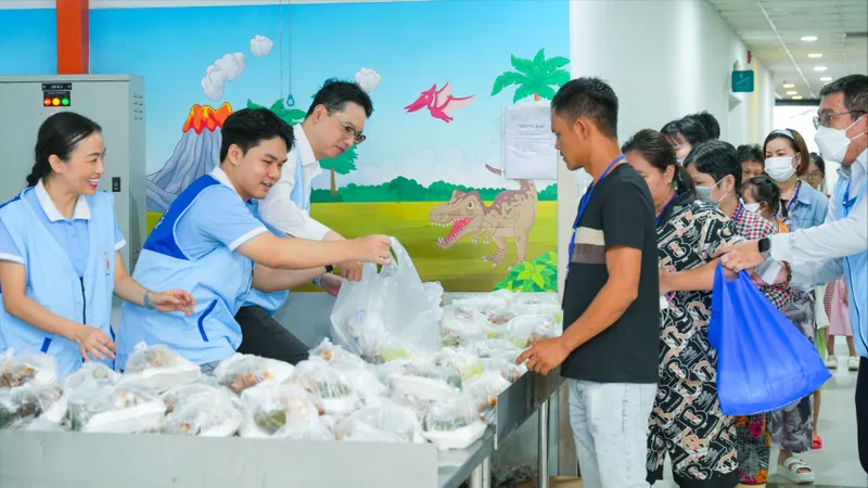 Shinhan Life Việt Nam tiếp tục đồng hành cùng bệnh nhi có hoàn cảnh khó khăn