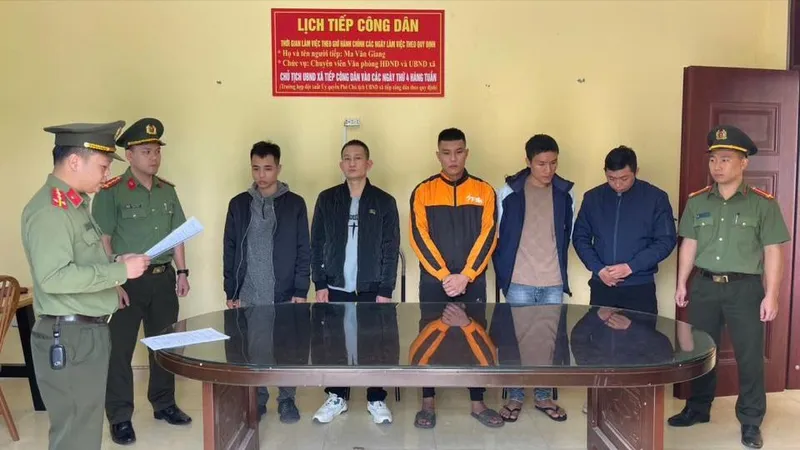 Khởi tố nhóm đối tượng tuyên truyền văn hóa phẩm đồi trụy