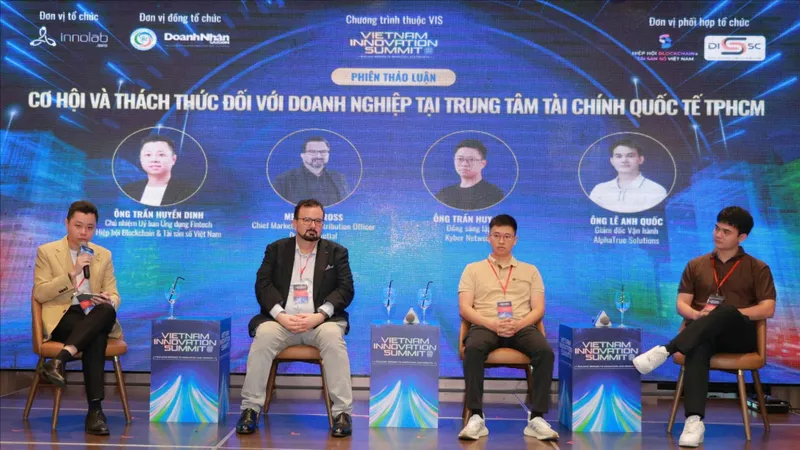 Các diễn giả tại Diễn đàn “Thúc đẩy trung tâm tài chính quốc tế TPHCM: Cơ hội và thách thức cho doanh nghiệp” 