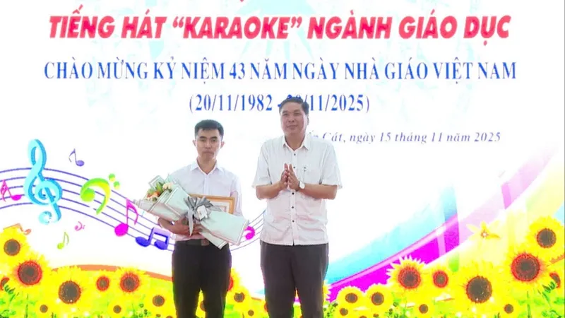  Sôi nổi tham gia Hội thi "Tiếng hát Karaoke" phường Bến Cát