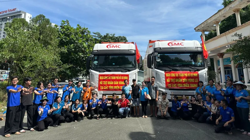 Người lao động, doanh nghiệp ở TPHCM quyên góp, chung tay hỗ trợ đồng bào vùng lũ