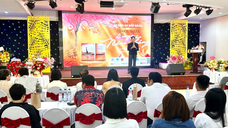 MC Hải Triều ra mắt ấn phẩm "Có một người đi cùng ta năm tháng"