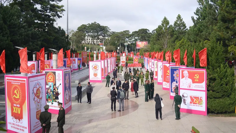 Triển lãm tranh cổ động tuyên truyền Đại hội đại biểu toàn quốc lần thứ XIV của Đảng