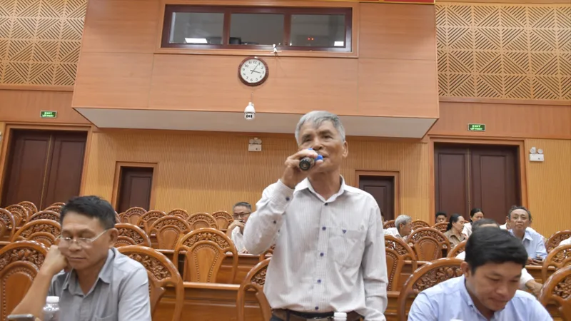 Cử tri đề nghị sớm tháo gỡ vướng mắc y tế, giao thông