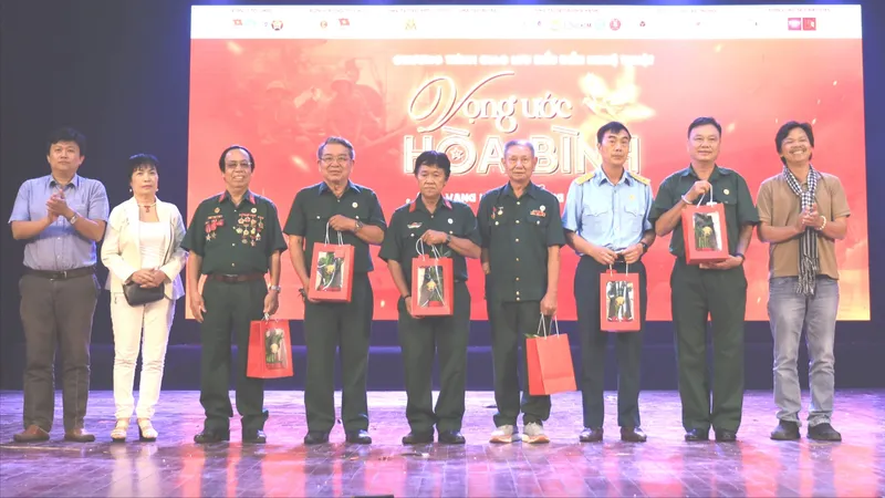 “Vọng ước hòa bình” - nhịp cầu nối các thế hệ