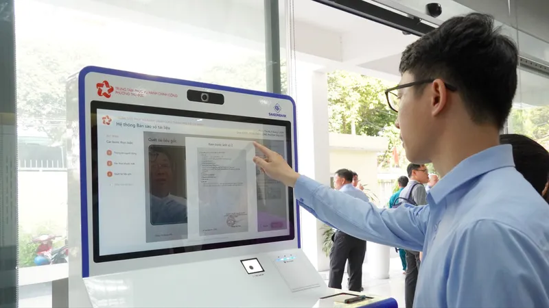 Ra mắt hệ thống kiosk thông minh giúp người dân tự thực hiện sao y