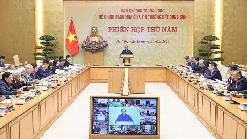Thủ tướng Phạm Minh Chính chủ trì họp về chính sách nhà ở và thị trường bất động sản