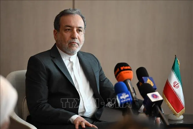 Iran tuyên bố "sẵn sàng cho chiến tranh" sau loạt đe dọa của Tổng thống Trump