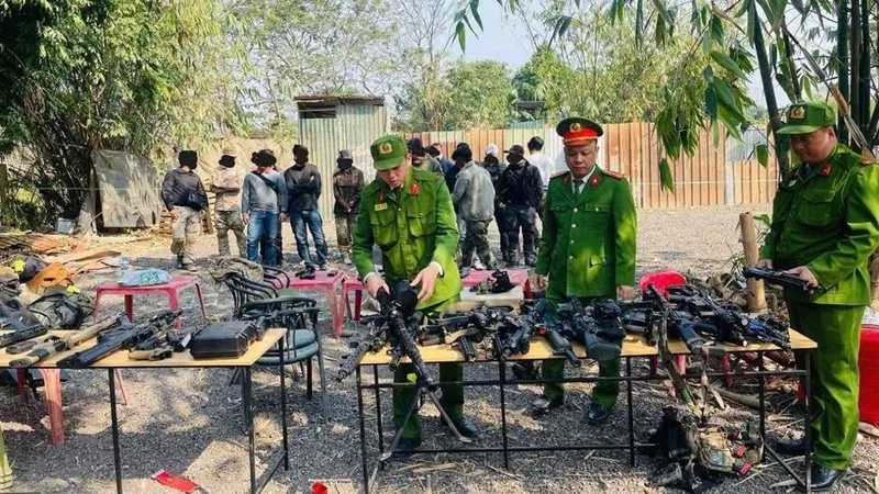 Dùng súng nhựa “đánh trận giả” dễ gây hiểu lầm cho người dân