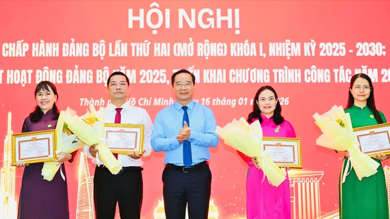 Tận dụng tối đa cú hích mới về thể chế để TPHCM phát triển xứng tầm