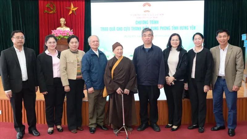 Lãnh đạo TPHCM thăm hỏi cựu thanh niên xung phong bị nhiễm chất độc da cam