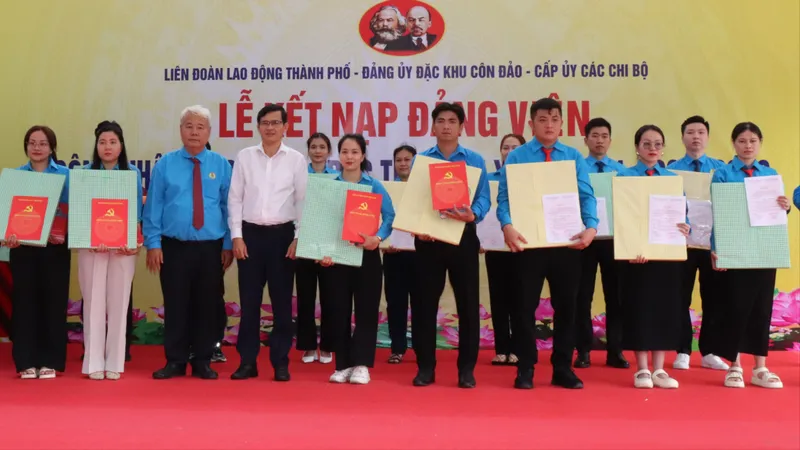 Lời thề dưới cờ Đảng