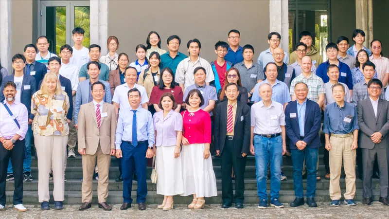 Kết nối, nâng tầm khoa học hiển vi tại Việt Nam