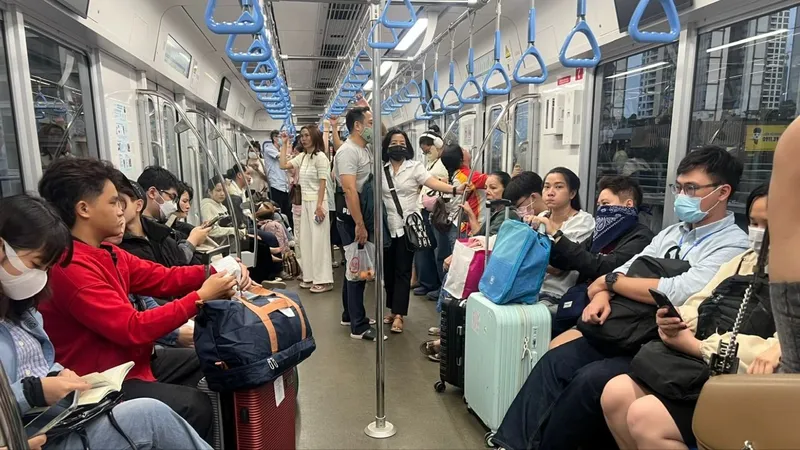 Đề xuất hỗ trợ miễn phí vé Metro số 1 và xe buýt trong ngày bầu cử 