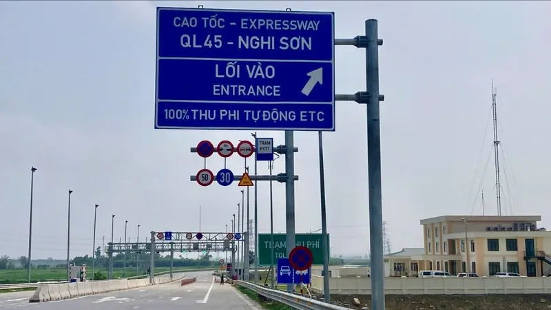 Hơn 10.000 giao dịch sau 10 giờ thu phí 5 đoạn đường cao tốc Bắc - Nam 
