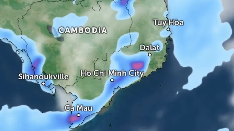 Phía Nam tiếp tục mưa dông trái mùa