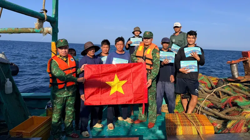 TPHCM: Nâng cao ý thức chấp hành quy định về IUU cho ngư dân