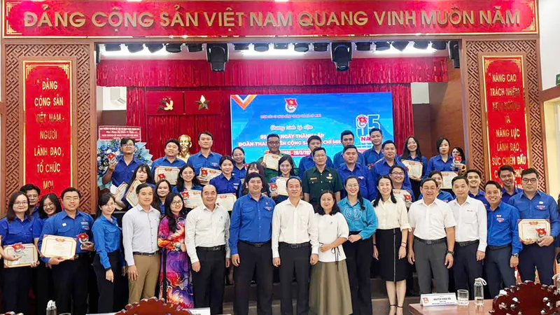 32 gương cán bộ Đoàn được tuyên dương Giải thưởng “Sao tháng ba”