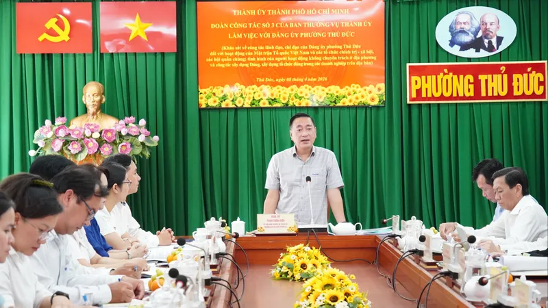Đoàn công tác do đồng chí Phạm Thành Kiên làm trưởng đoàn, làm việc với Đảng ủy phường Thủ Đức