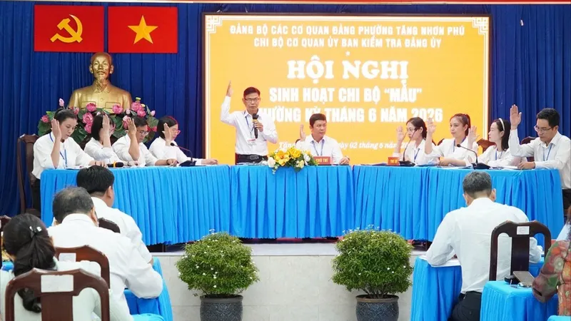 Sinh hoạt chi bộ: Gần dân, sát việc và tranh luận tích cực