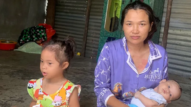 Gia đình có hai con mắc bệnh hiểm nghèo