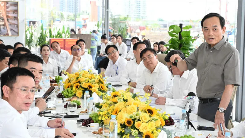 Bí thư Thành ủy TPHCM Trần Lưu Quang kiểm tra tiến độ dự án Trung tâm hành chính TPHCM