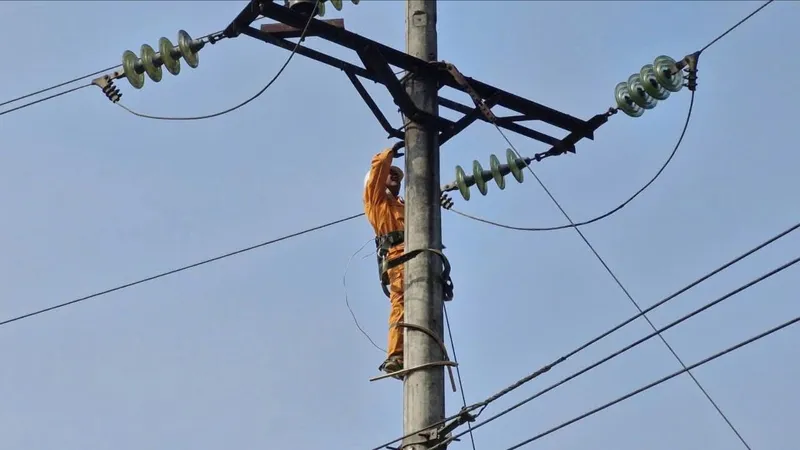 Hà Nội: Nhu cầu điện tăng cao do nắng nóng, hoãn cắt điện theo kế hoạch