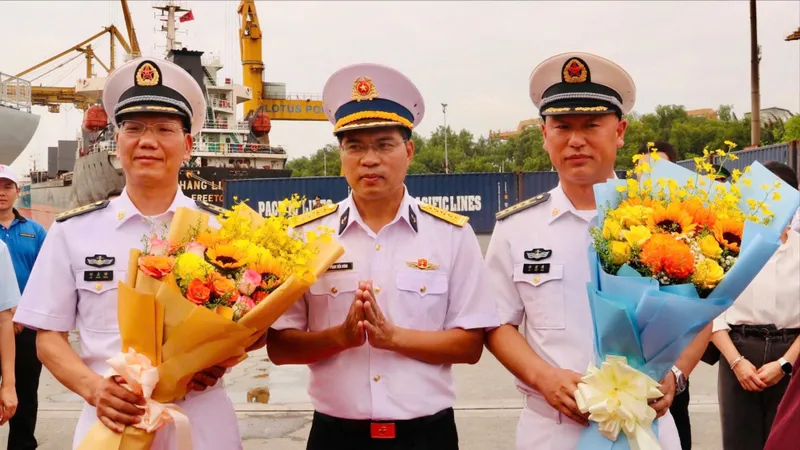 Biên đội tàu Hải quân Trung Quốc thăm TPHCM