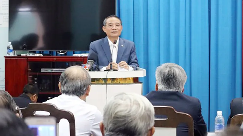 Bí thư Thành ủy Đà Nẵng Trương Quảng Nghĩa phát biểu tại buổi gặp mặt