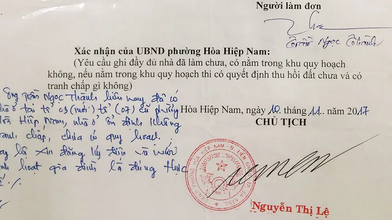 Chữ ký của lãnh đạo phường bị làm giả
