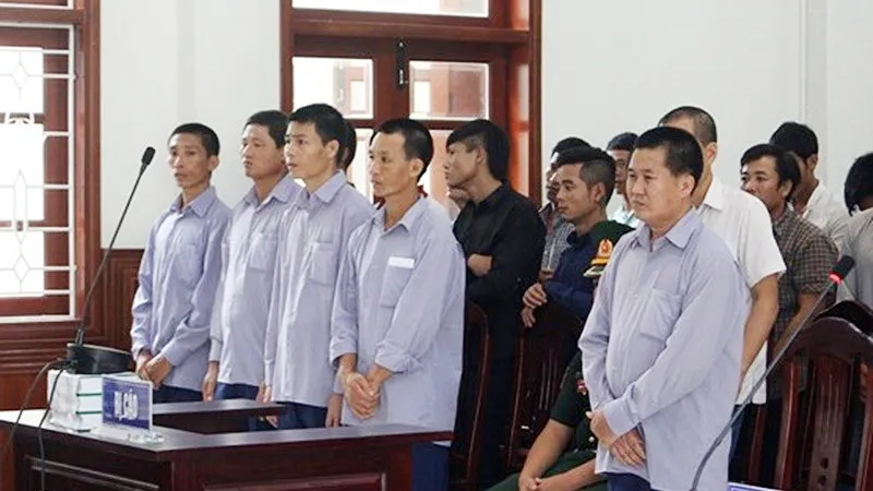 Các bị cáo tại phiên tòa xét xử sáng nay 8-6-2018