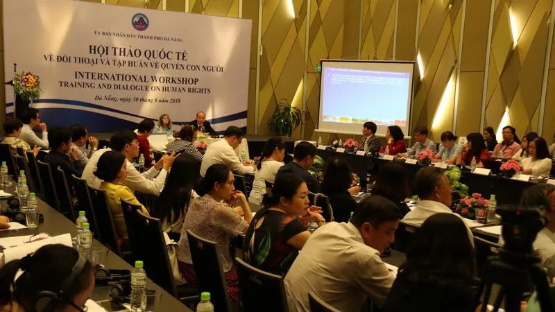  Hội thảo quốc tế về tập huấn và đối thoại quyền con người