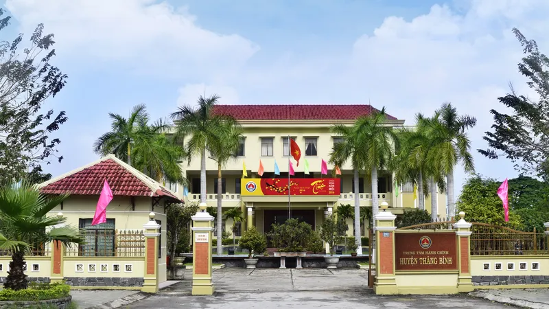 Quảng Nam: Nhiều cán bộ xã mất chức vì dùng bằng giả
