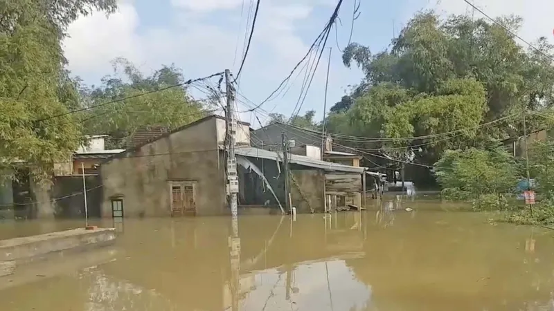 Hồ Phú Ninh tiếp tục xả nước