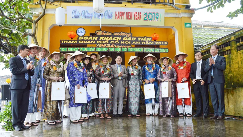 TP Hội An đón đoàn khách quốc tế đầu tiên trong năm mới 2019
