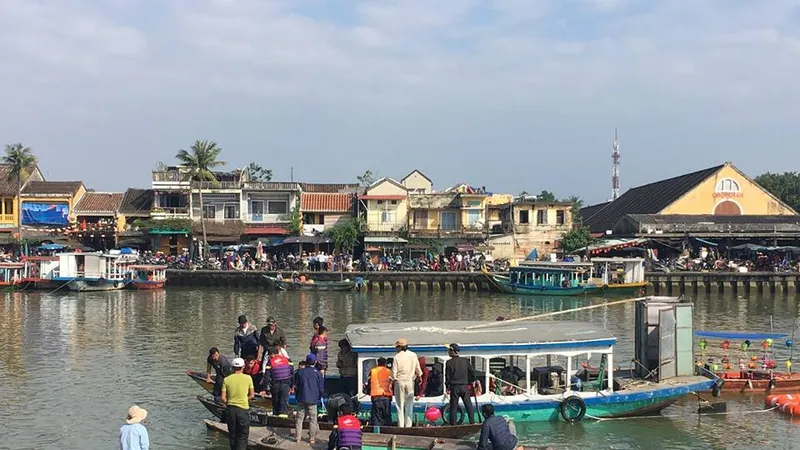 Cãi nhau với vợ, chồng lao xe xuống sông khiến 3 người thiệt mạng