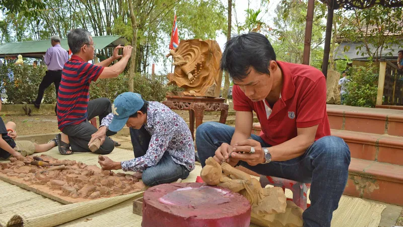 Sôi động giỗ Tổ nghề mộc Kim Bồng