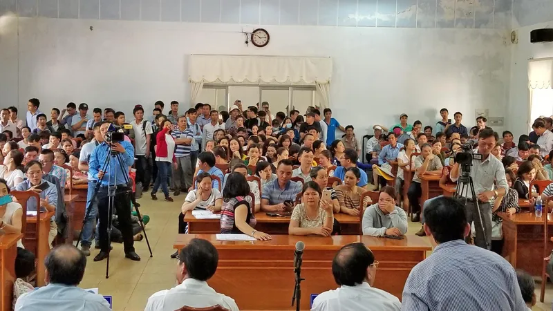 Chủ tịch UBND tỉnh Quảng Nam đối thoại với dân về đất dự án 