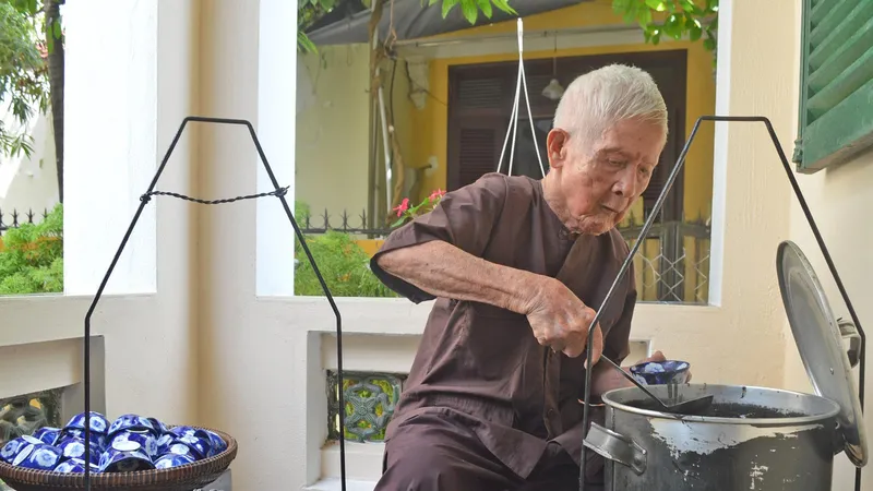 Xí mà dần trở thành món ăn đặc trưng của người dân phố Hội