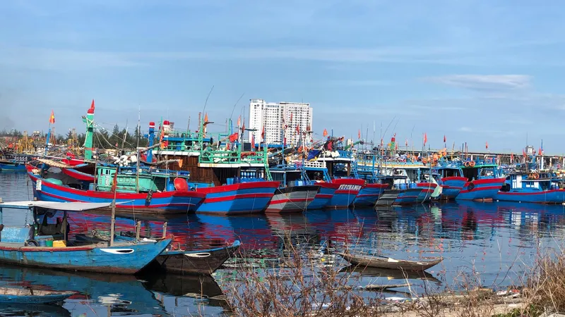 Ngăn chặn, chấm dứt tàu cá và ngư dân vi phạm vùng biển nước ngoài
