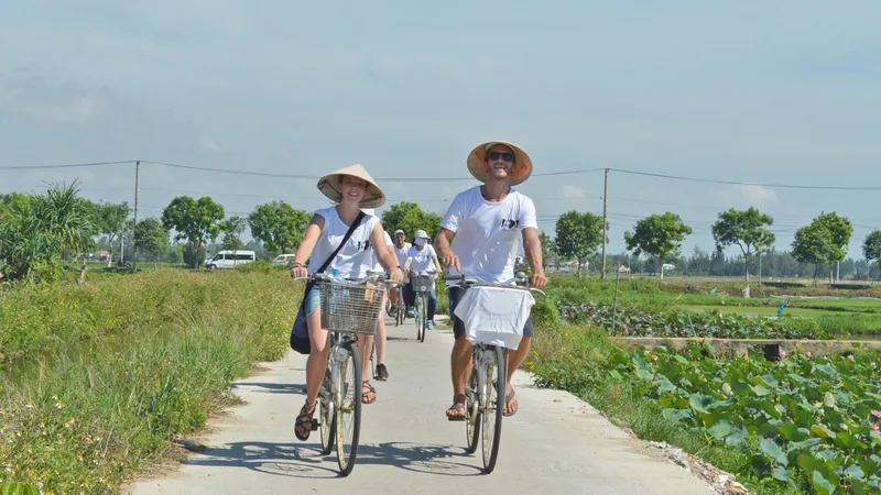 Nỗi lo thị trường khách du lịch
