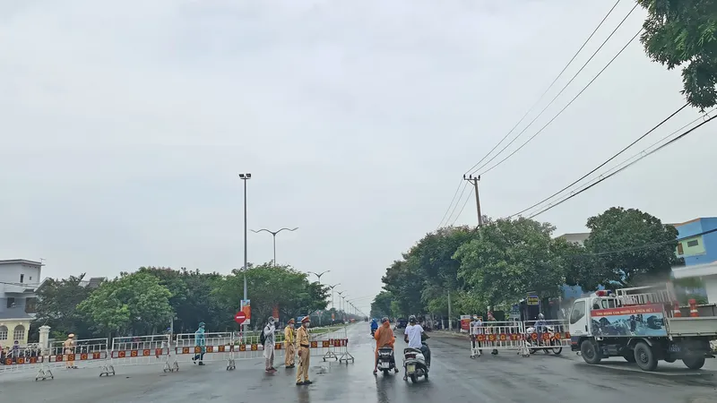 0 giờ ngày 1-8, cách ly xã hội 5 huyện, thị của tỉnh Quảng Nam