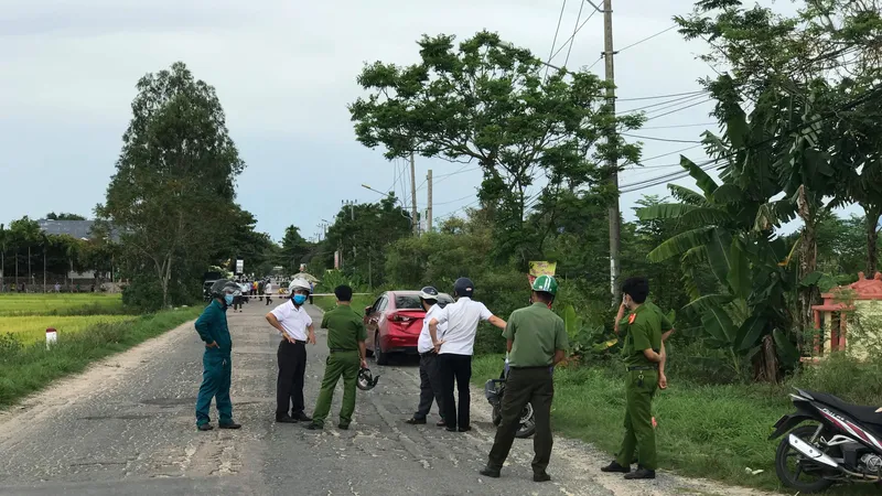 Trên đường đi làm, cô gái ngã nhào xuống đường thiệt mạng sau tiếng nổ lớn