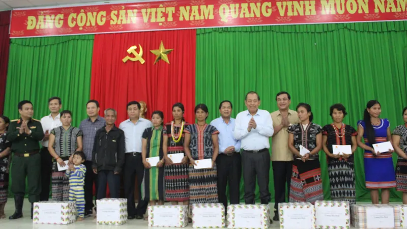 Hỗ trợ 20 tỷ đồng khắc phục mưa lũ huyện Tây Giang, Quảng Nam