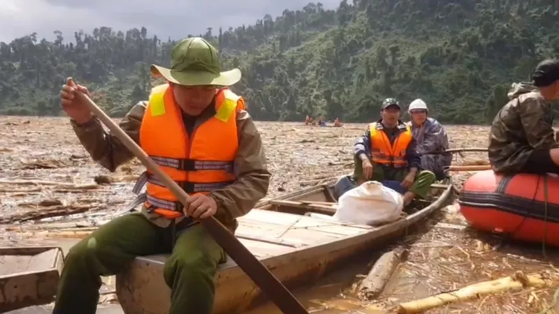 Tìm thấy thêm một thi thể trong vụ sạt lở kinh hoàng tại Trà Leng