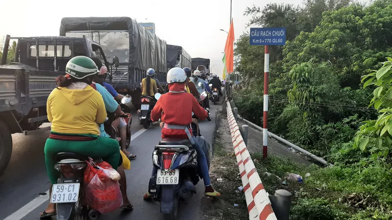 ĐBSCL: Giao thông ùn ứ nghiêm trọng trong ngày đầu nghỉ lễ 