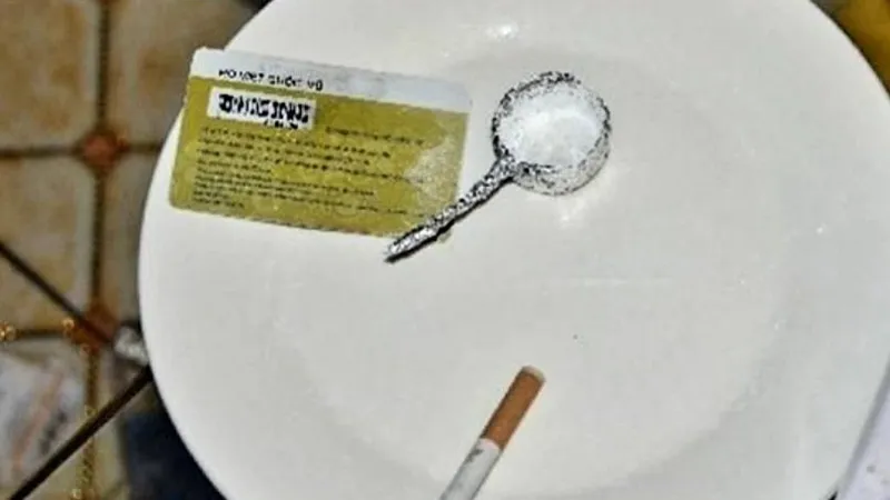 Tiền Giang: 13 người tụ tập sử dụng trái phép chất ma túy bị đưa đi cách ly
