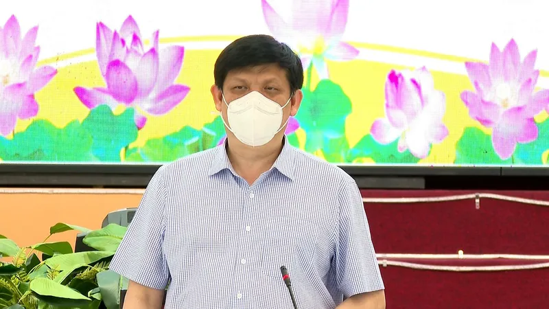 Bộ trưởng Bộ Y tế kiểm tra phòng chống dịch Covid-19 tại Long An